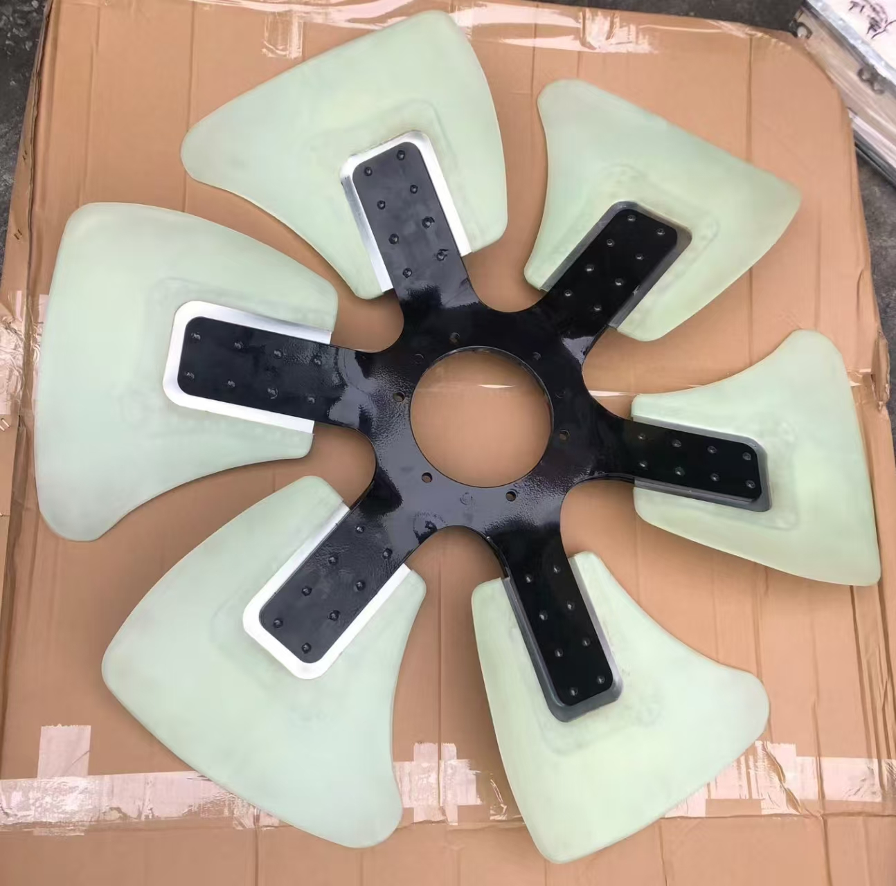600-645-7120   fan blade  лопасть вентилятора